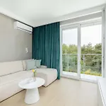 Stylish In With Air Conditioning And Parking By Renters 아파트 코워브제크