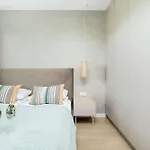 Stylish In With Air Conditioning And Parking By Renters