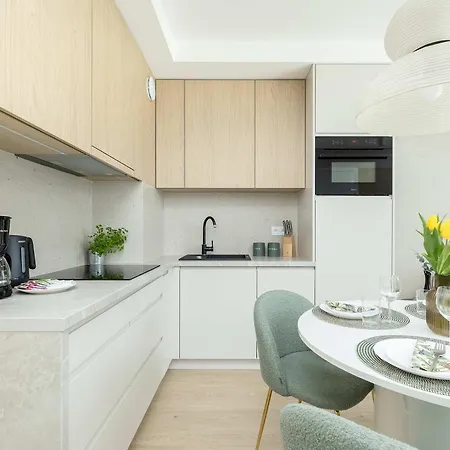 Stylish In With Air Conditioning And Parking By Renters *